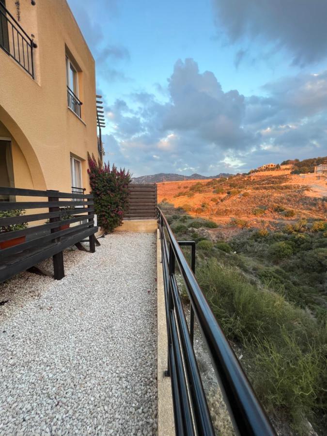 Hillview Apartment Peyia Exterior foto